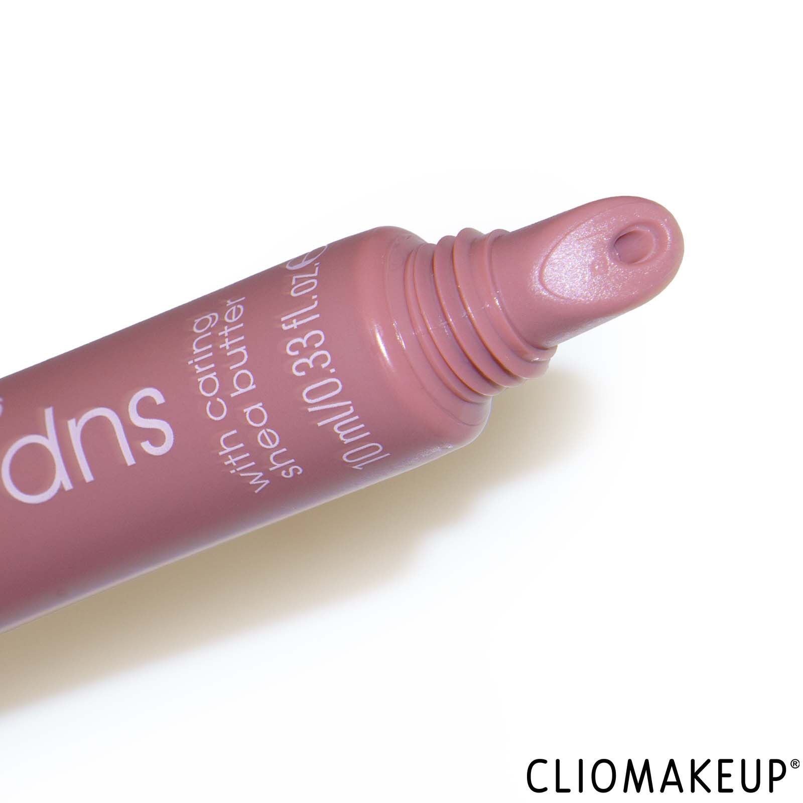 recensione-balsamo-labbra-essence-the-super-peptide-glossy-lip-treatment-close-up