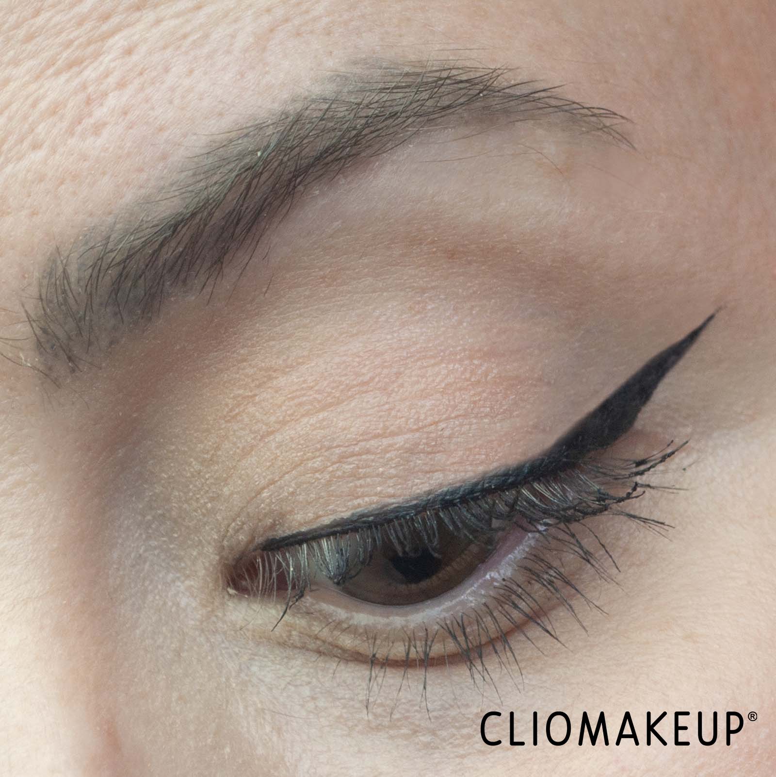 recensione-eyeliner-extralandia-crossword-liner-ultra-matte-seconda-applicazione