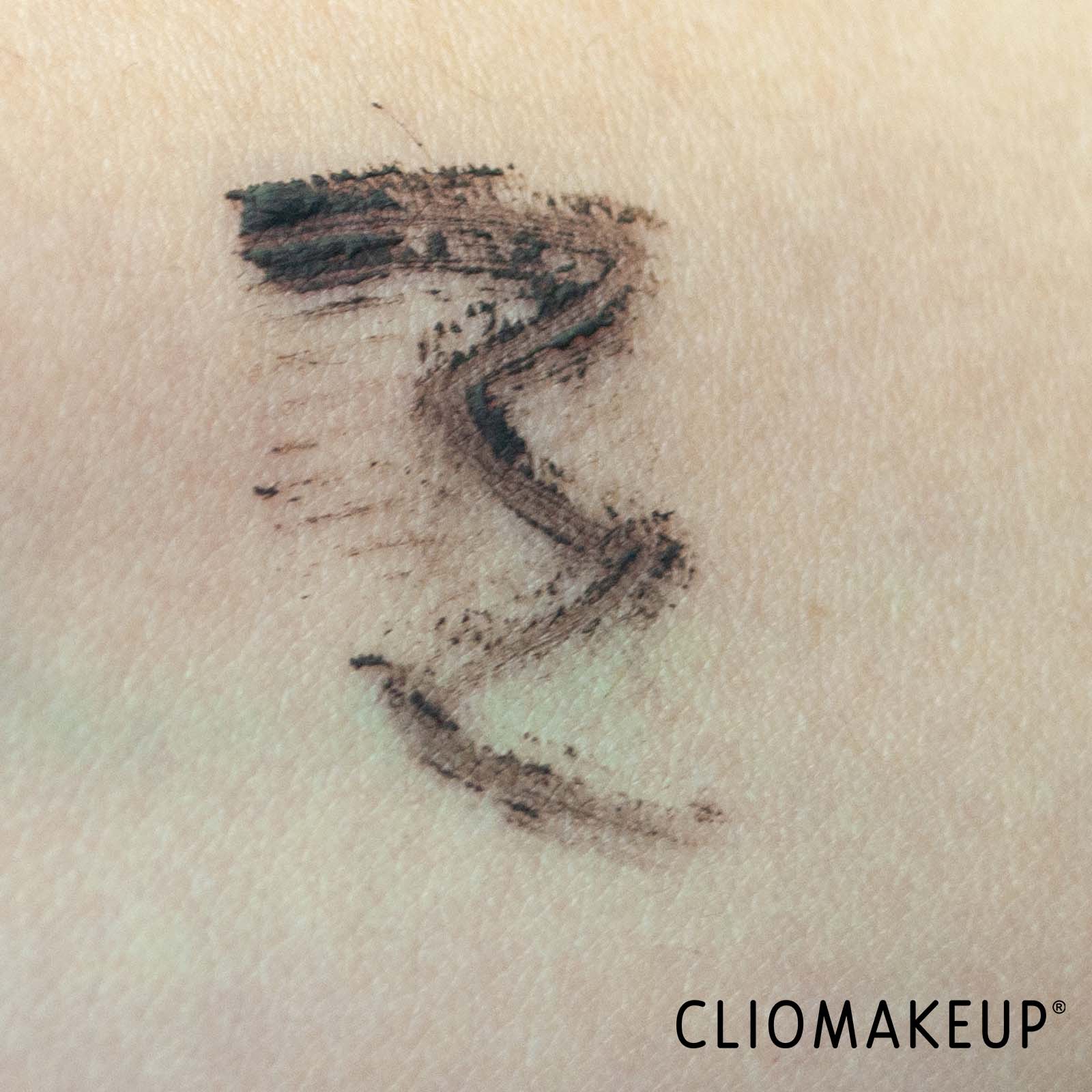 recensione-gel-sopracciglia-maybelline-super-fluff-brow-mousse-swatch