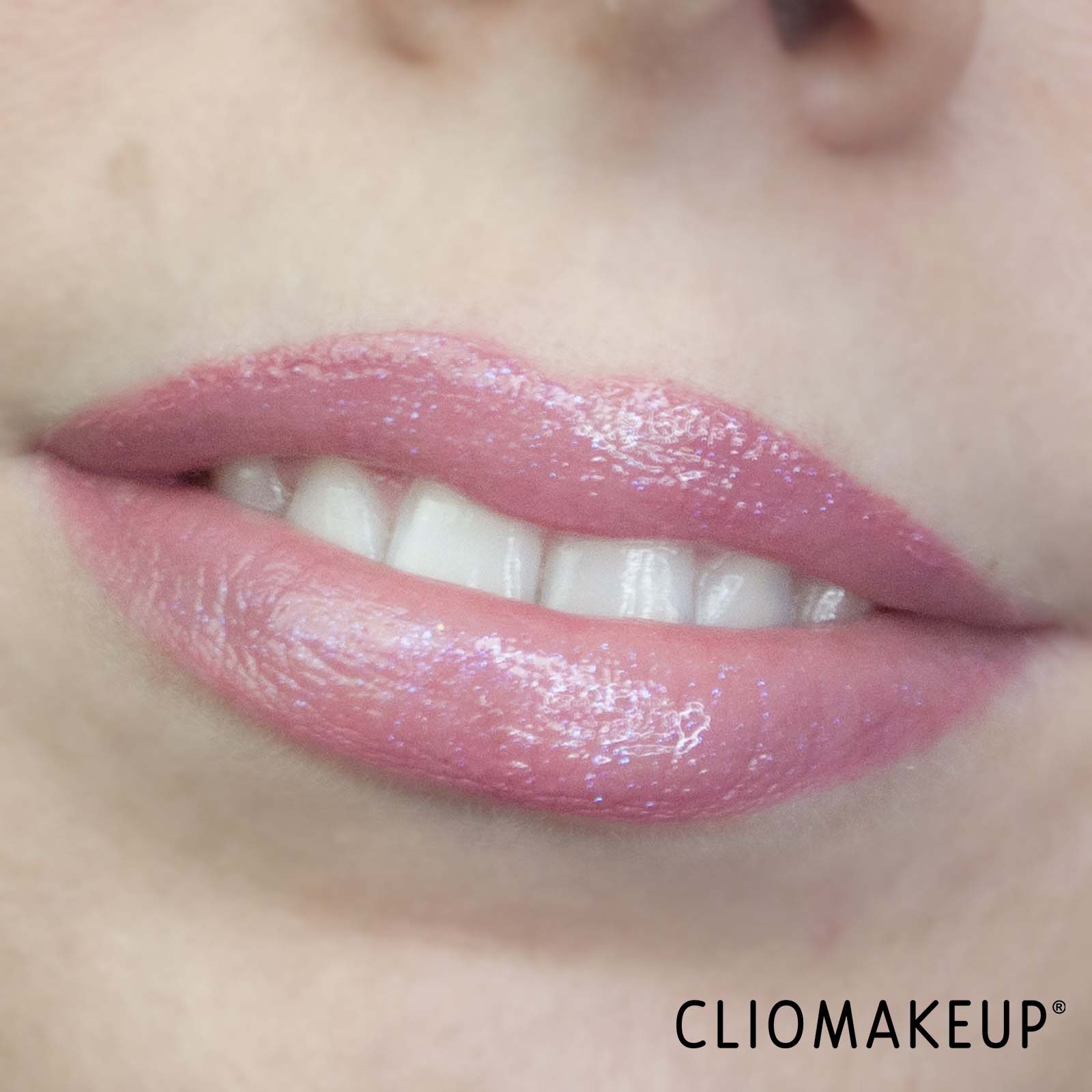 recensione-gloss-kiko-dreamphoria-3d-hydra-lip-gloss-limited-edition-prodotto-applicato-sulle-labbra