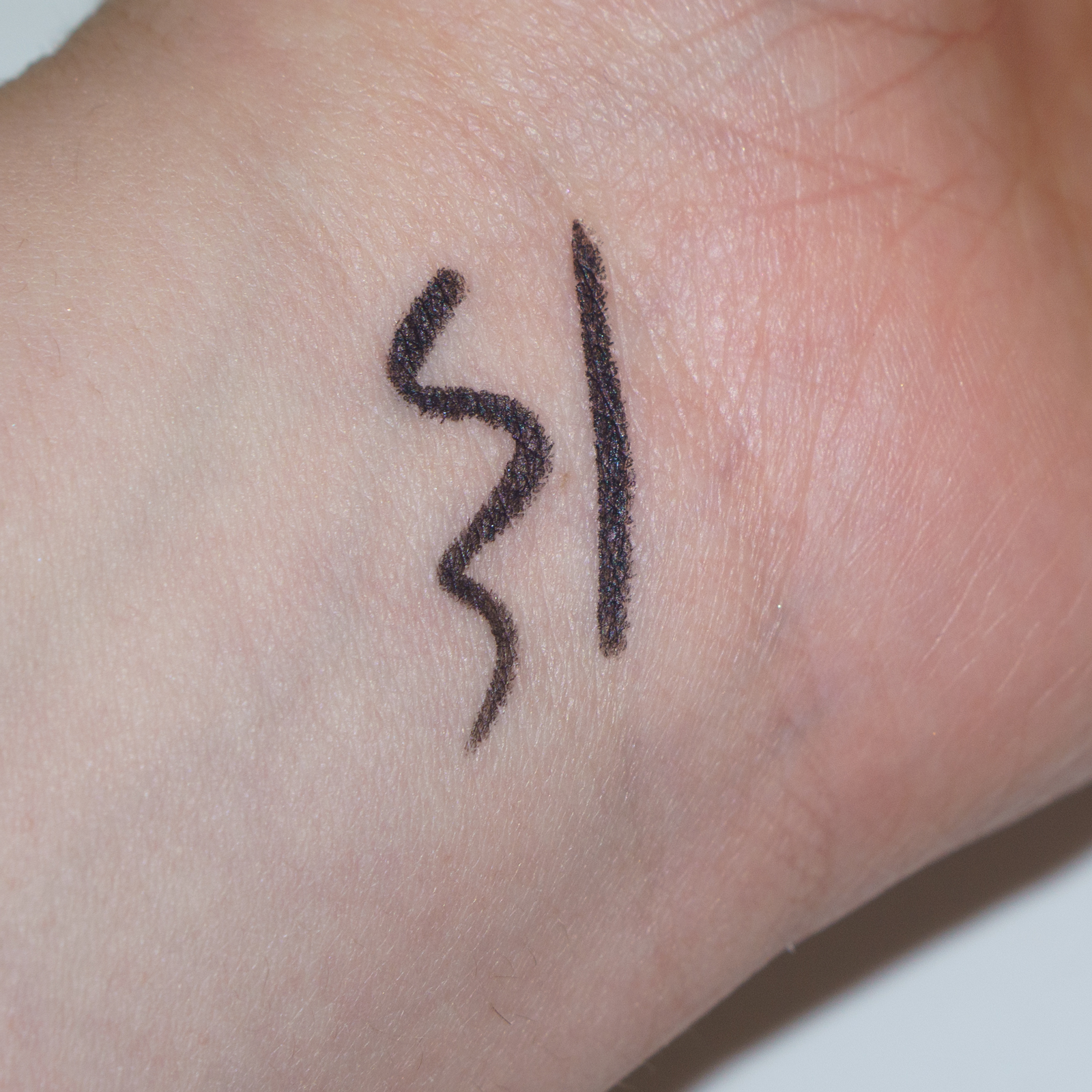 recensione-matita-occhi-maybelline-new-york-tattoo-liner-gel-pencil-swatch