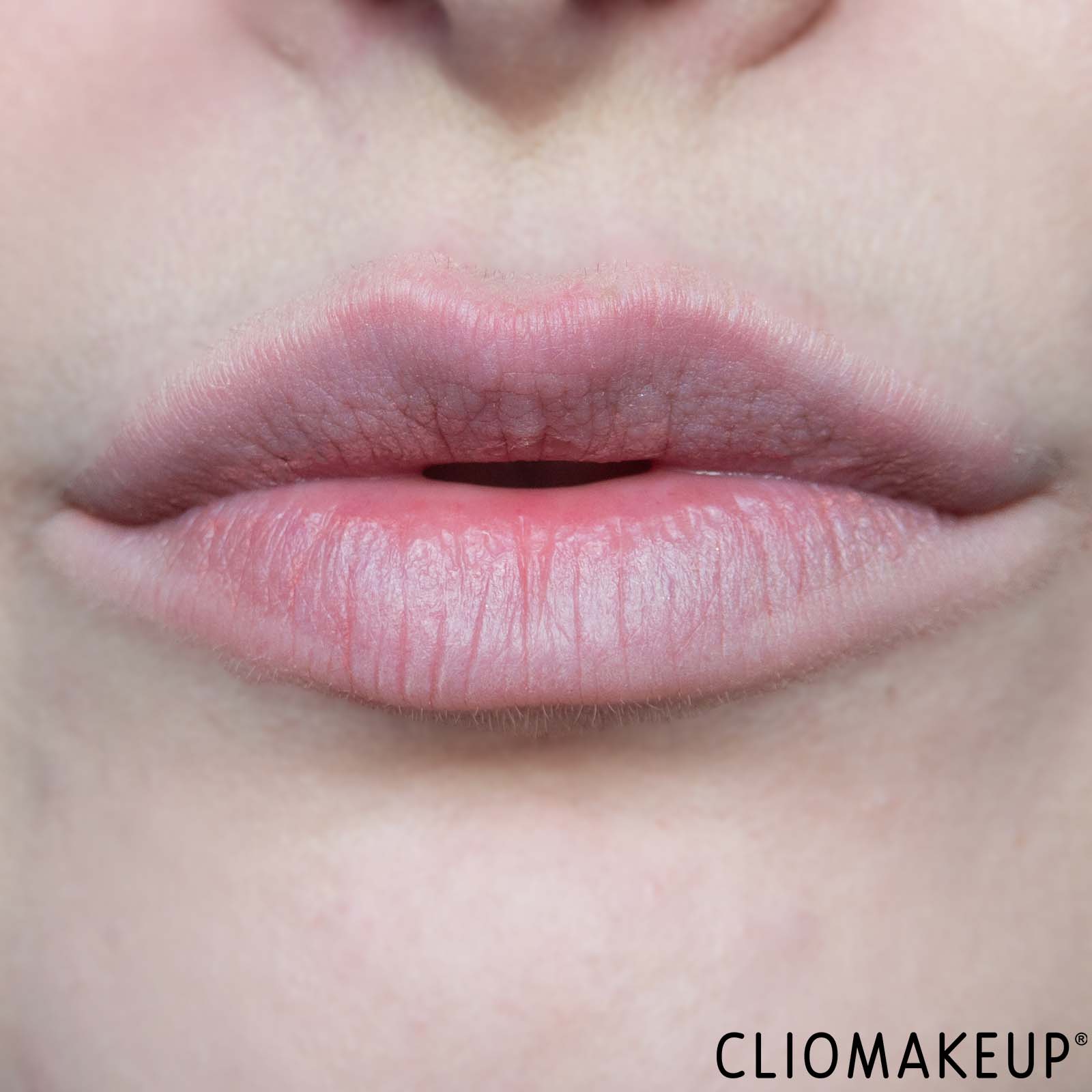 recensione-rossetti-avon-ultra-color-shimmer-lipstick-labbra-naturali