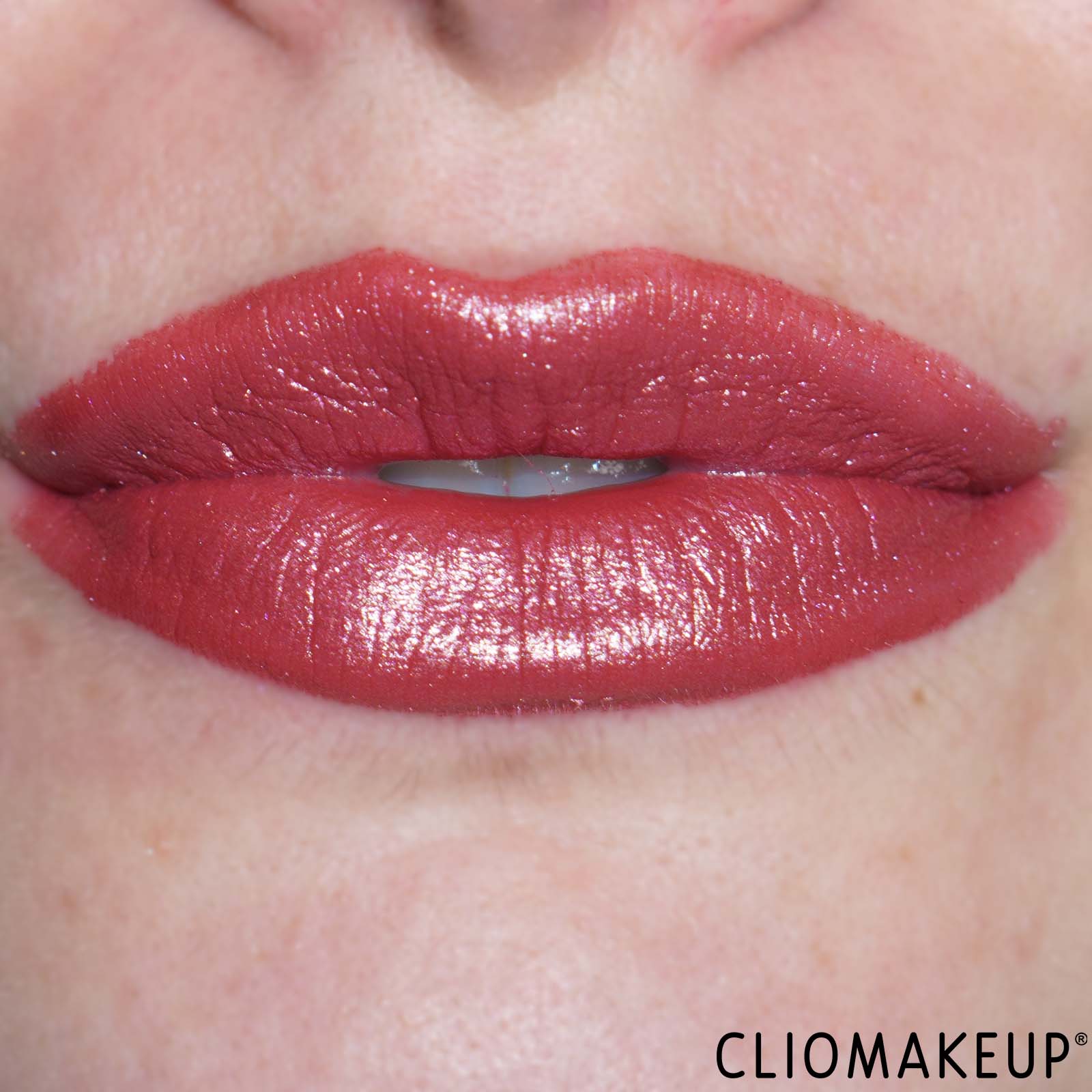 recensione-rossetti-avon-ultra-color-shimmer-lipstick-malva
