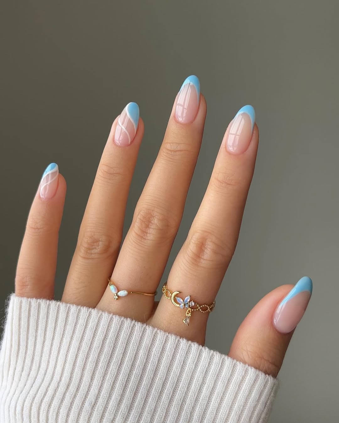 smalto-azzurro-chiaro-french-nailsbyalsn