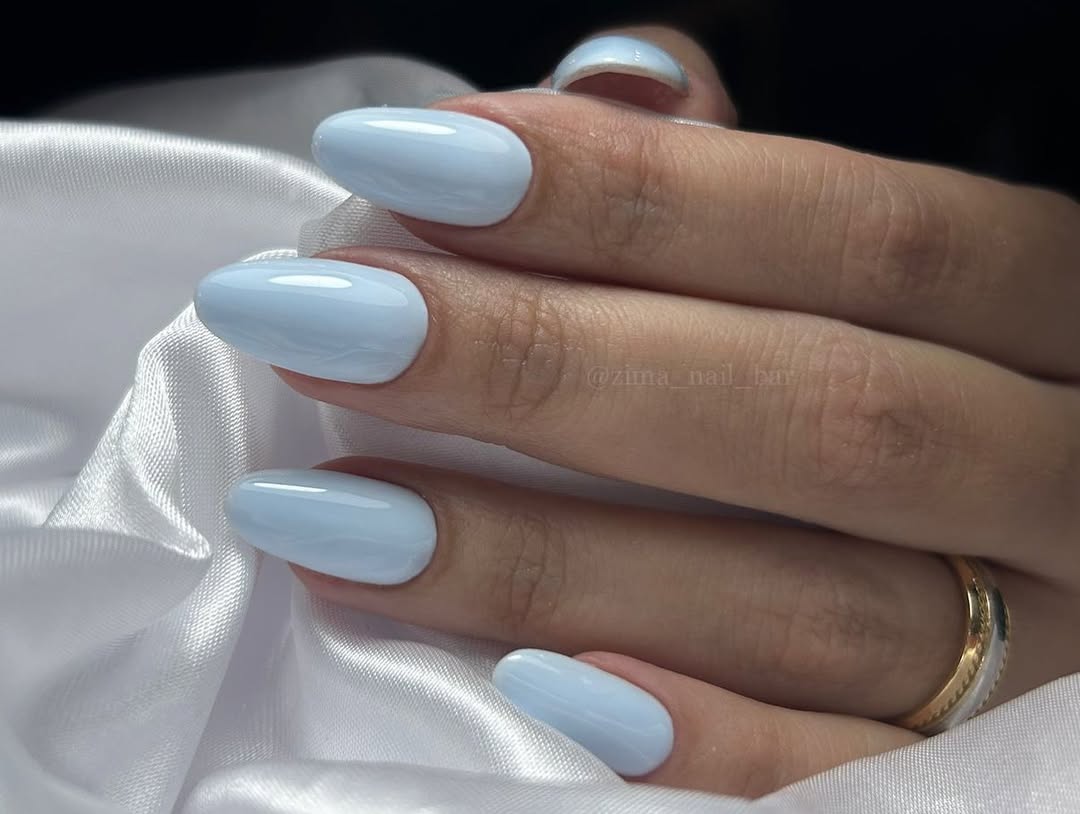 smalto-azzurro-pastello-zima-nail-bar