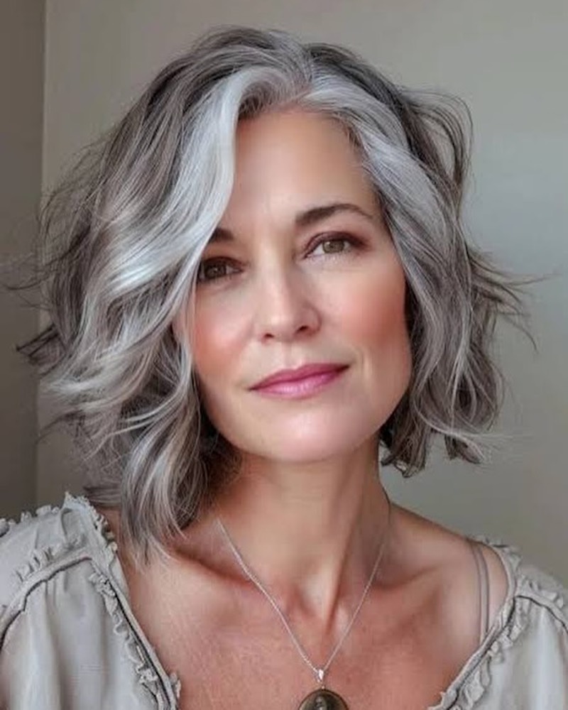 tagli-capelli-grigi-bob-mosso