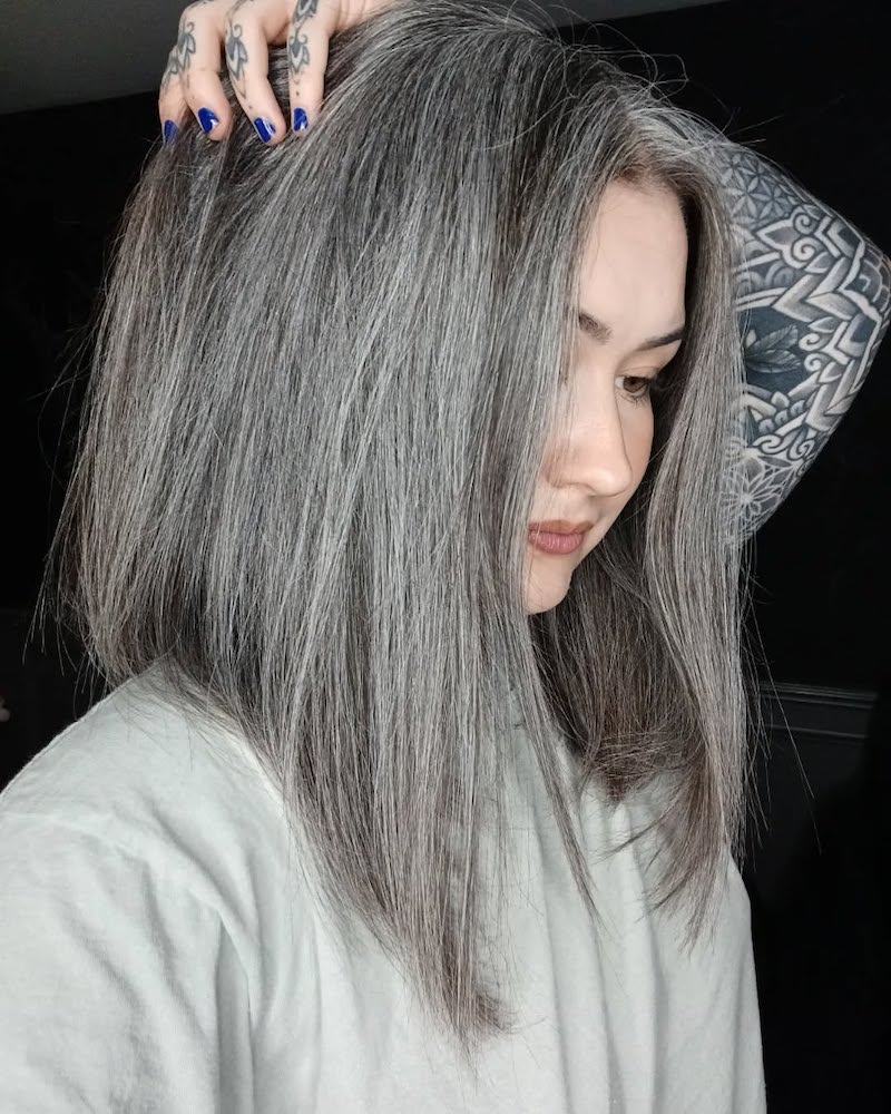 tagli-capelli-grigi-long-bob