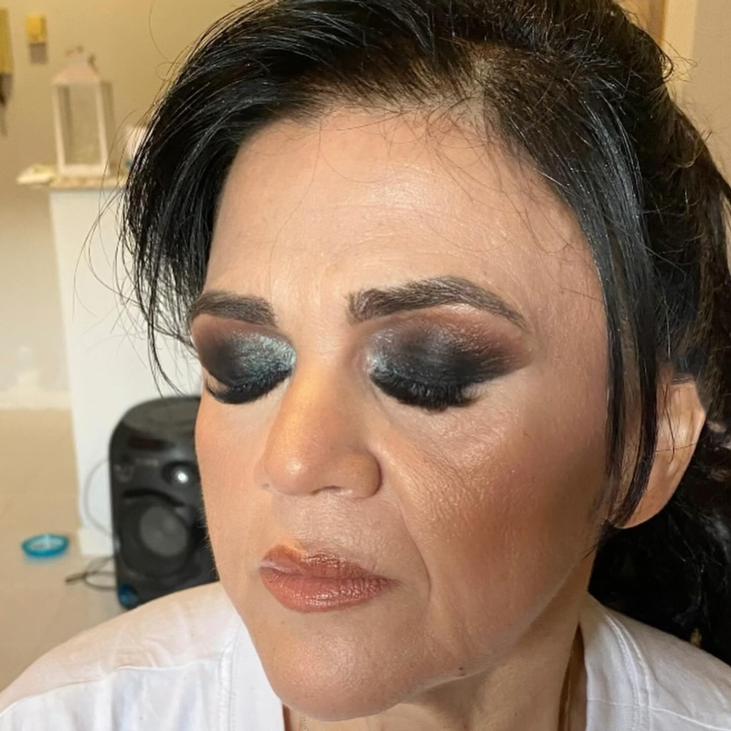 trucco-occhi-sposa-che-invecchia-foto-consigli-make-up-evitare-ombretto-smokey-eyes