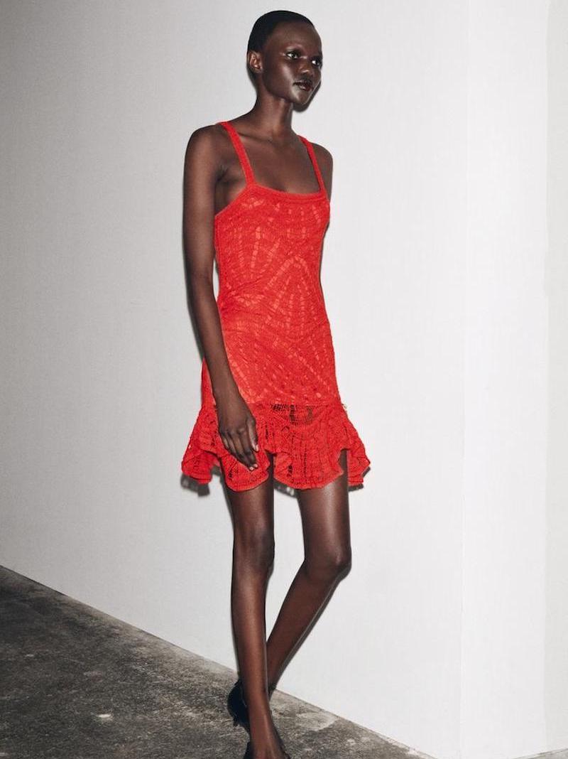 vestiti-zara-primavera-2025-corto-rosso