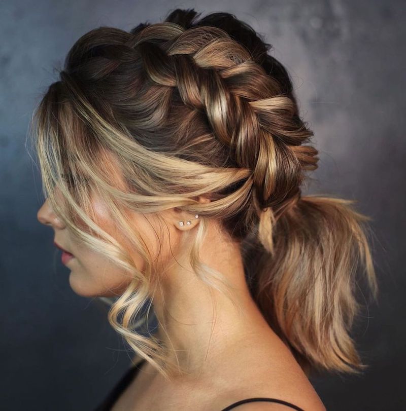 acconciature-capelli-mossi-trecce-laterali