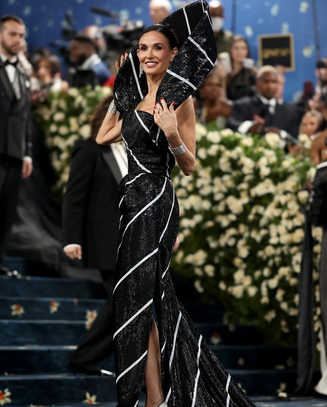 met-gala-2025-look-demi-moore-thom-browne