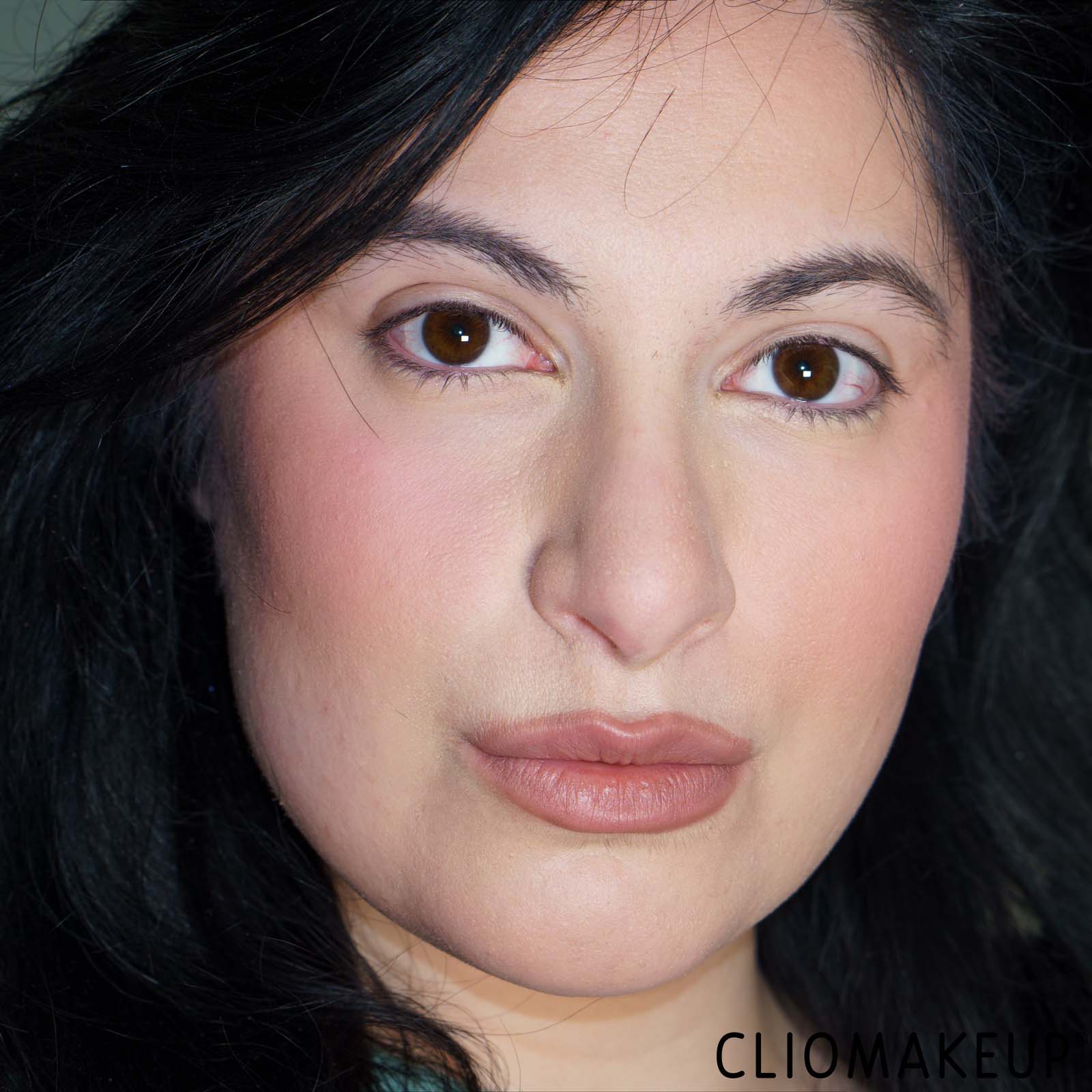 recensione-blush-loreal-paris-lumi-le-liquid-blush-applicazione