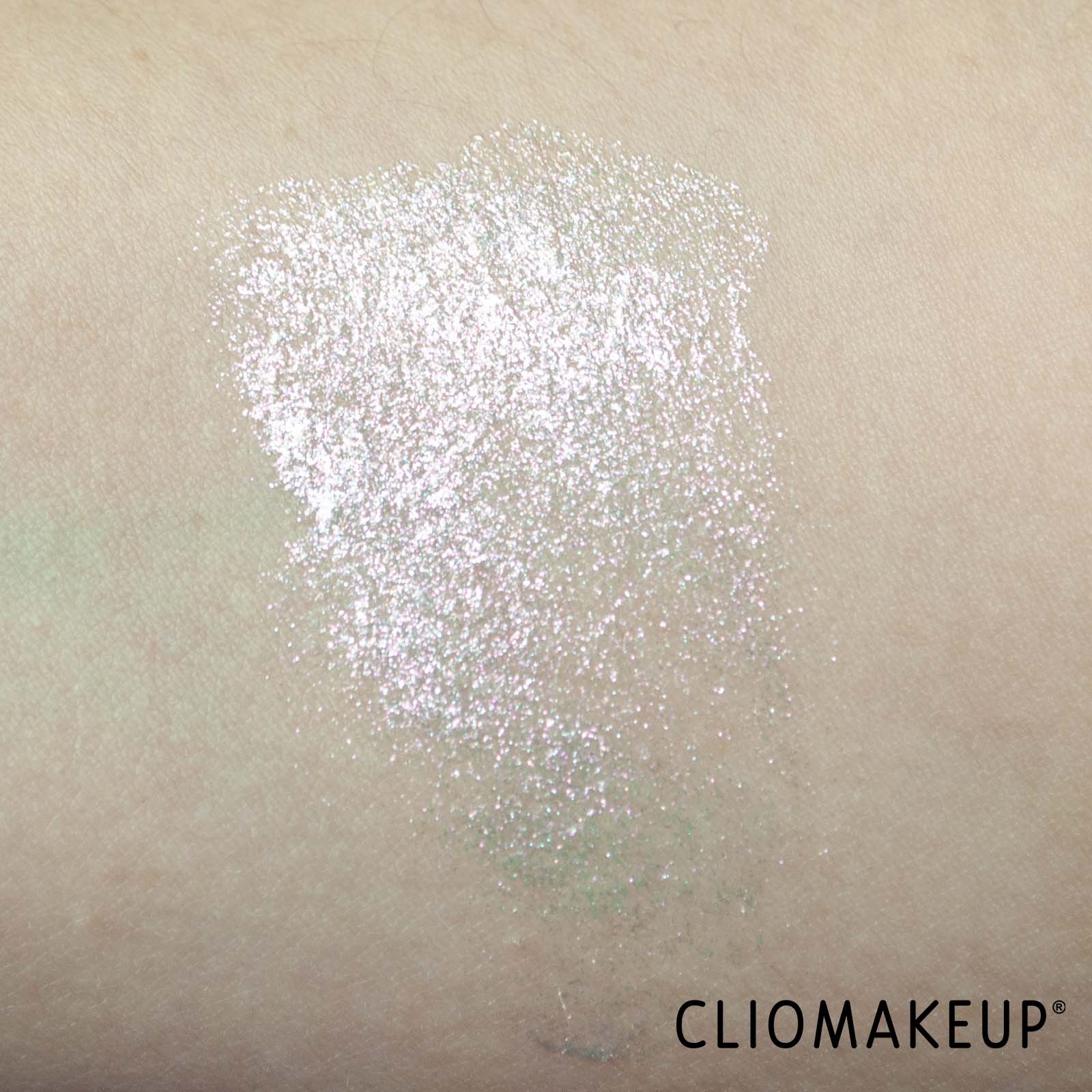 recensione-illuminante-kiko-dreamphoria.all-in-glow-3-in-1-luminizer-swatch