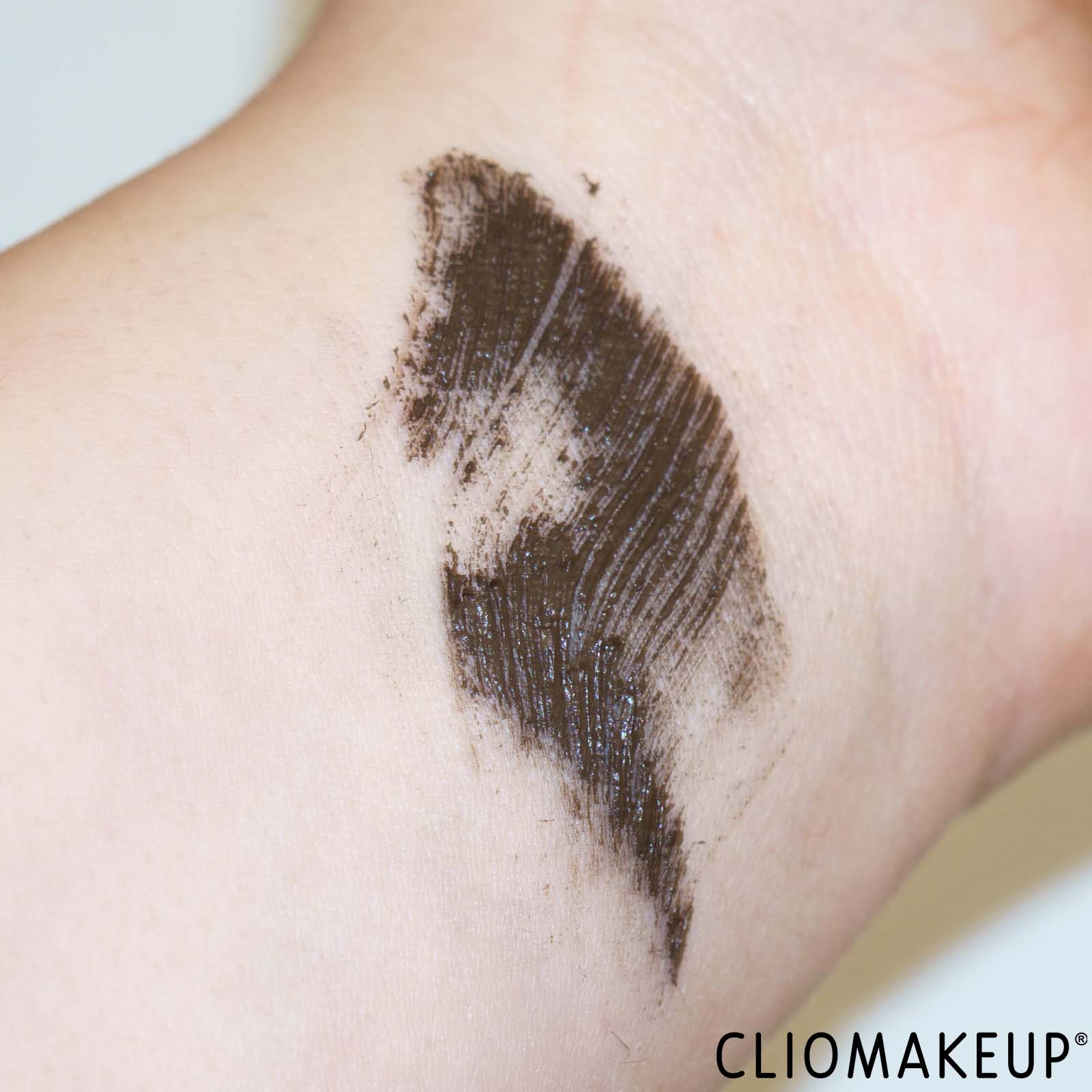 recensione-mascara-essence-lash-princess-false-lashes-effect-brown-swatch