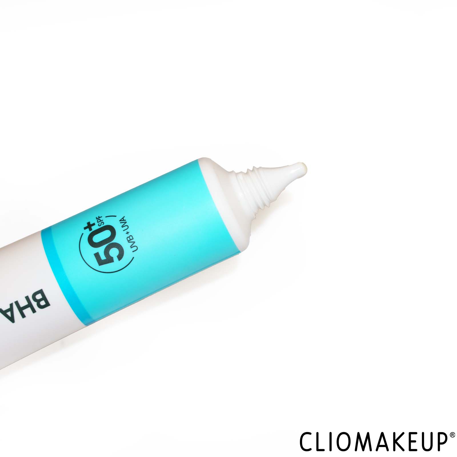 recensione-protezione-solare-garnier-anti-imperfezioni-spf-50-pack-close-up