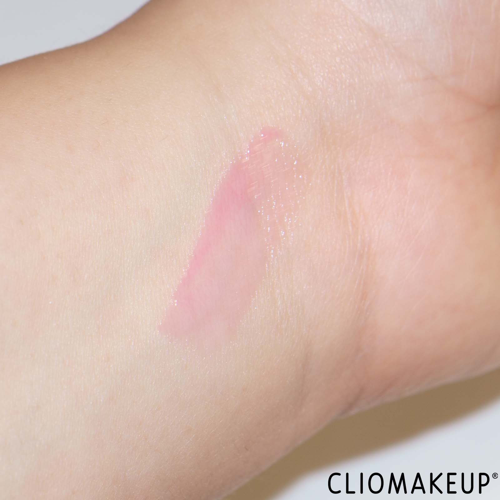 recensione-rossetto-essence-fabowlous-jelly-lipstick-swatch