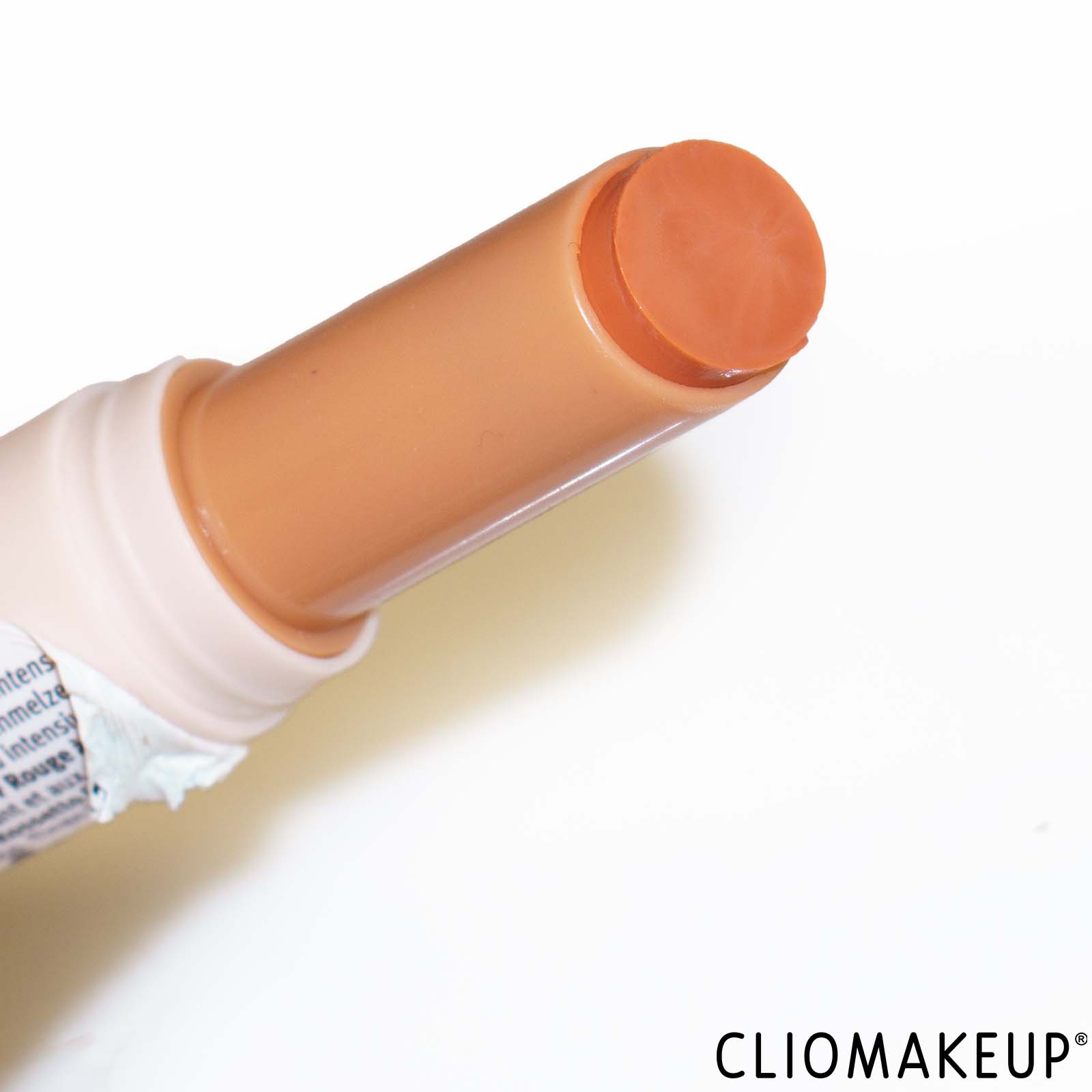 recensione-rossetto-essence-glossy-glaze-lipstick-close-up