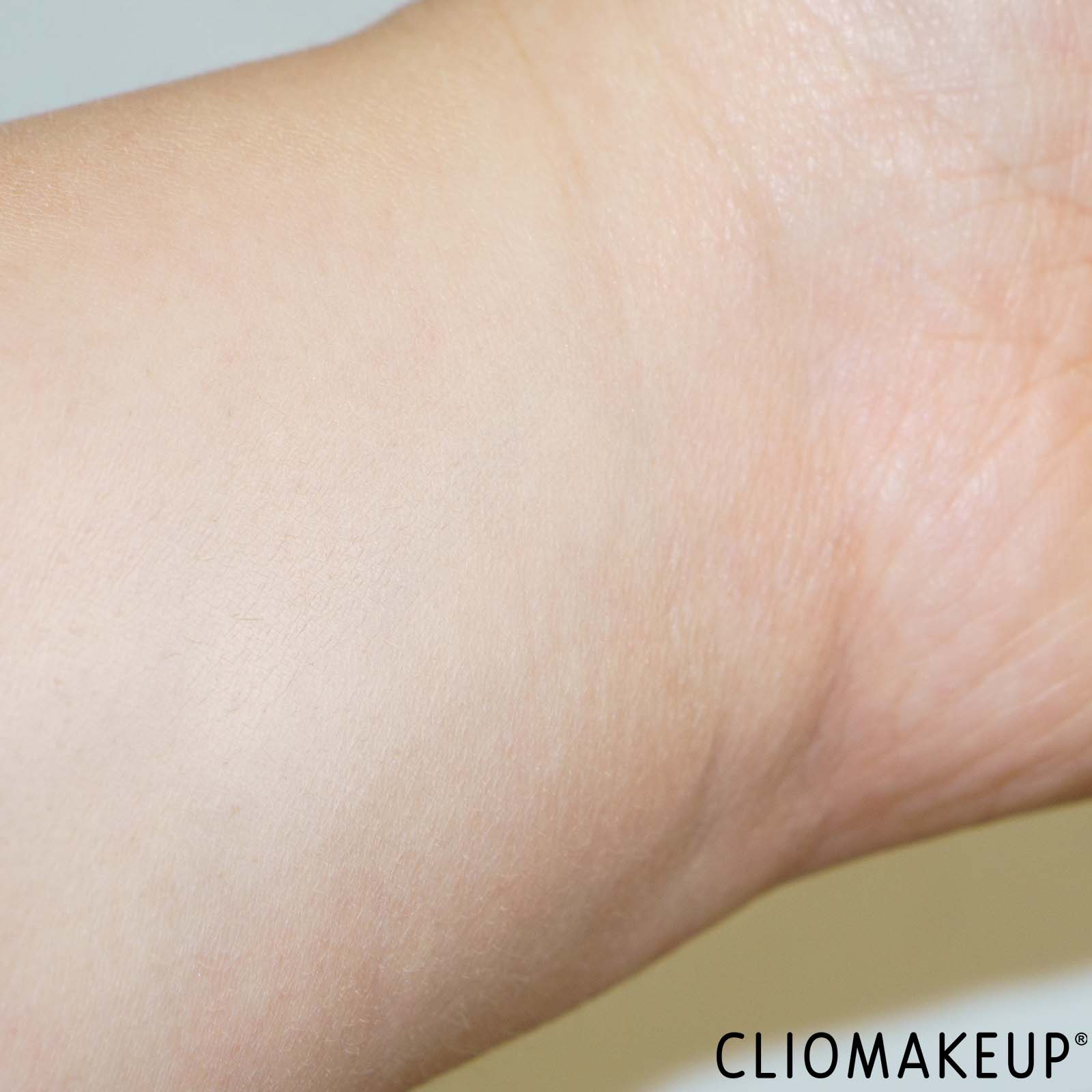 recensione-shampoo-secco-moroccanoil-dry-shampoo-swatch