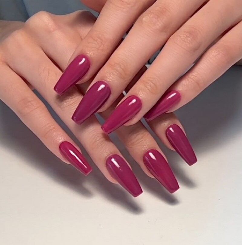 smalto-magenta-lunghe