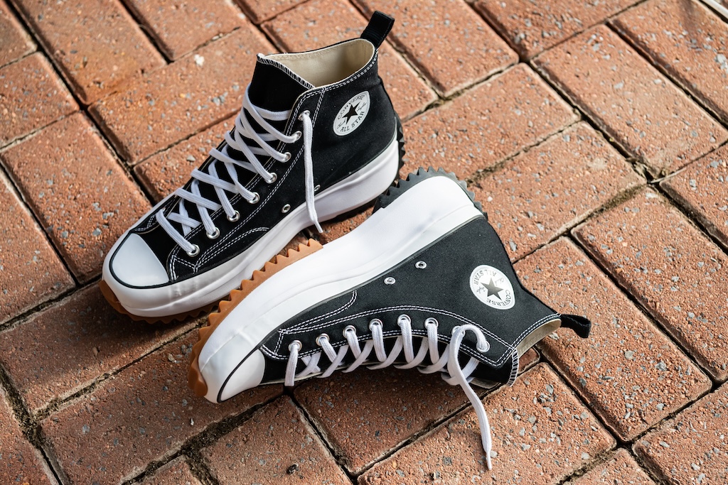 sneakers-nere-primavera-2025-cover