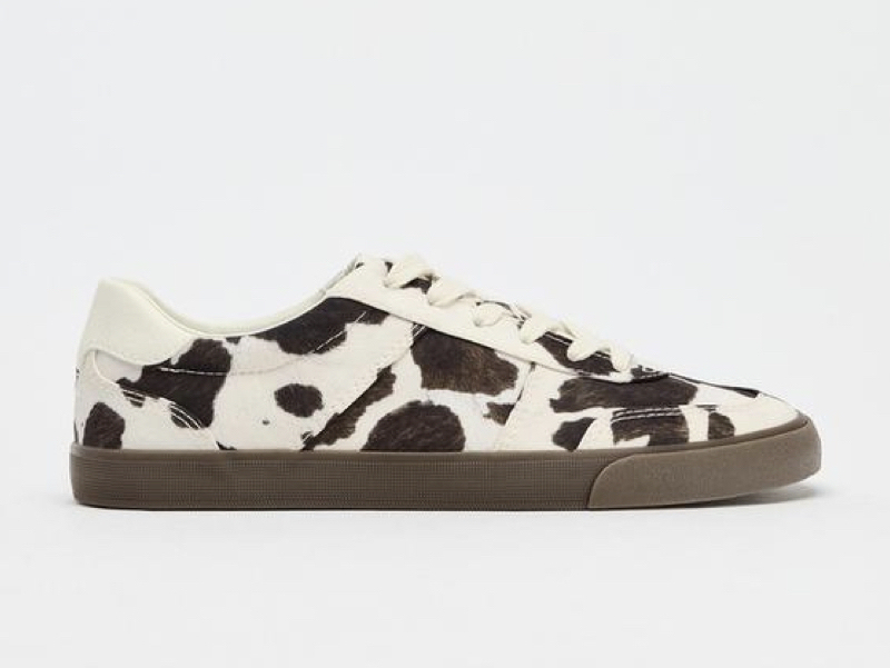 sneakers-zara-primavera-2025-animalier