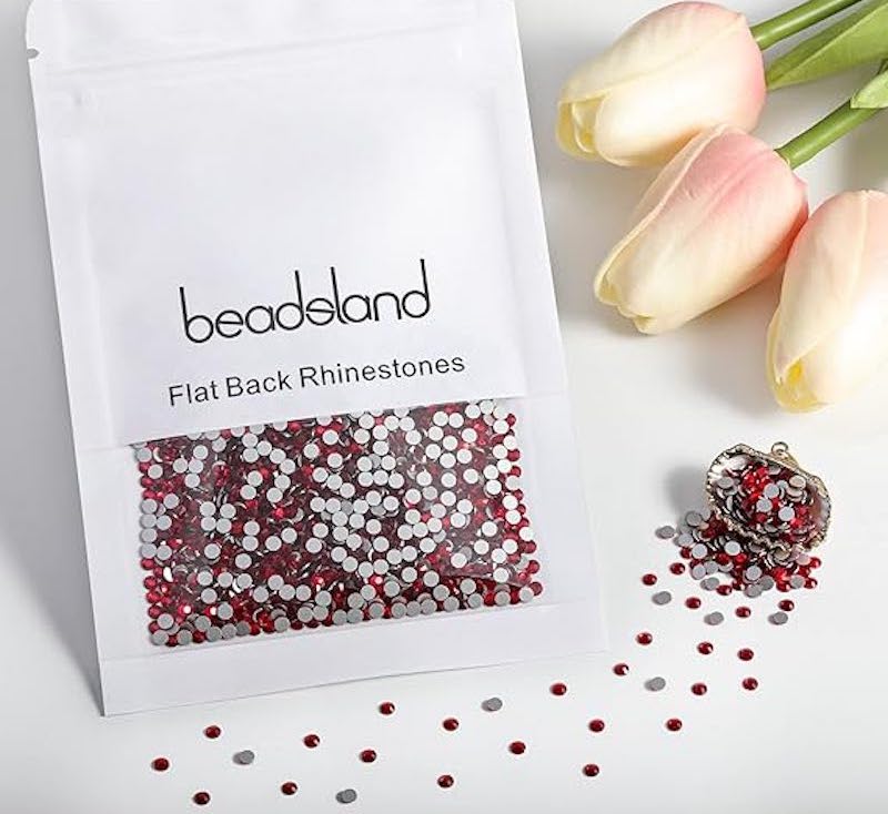 unghie-con-ciliegie-strass