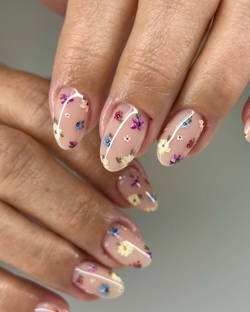 unghie-primavera-2025-semipermanente-fiori