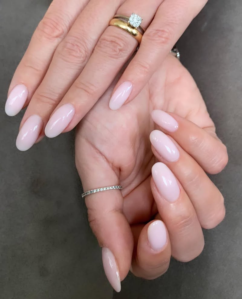 unghie-sposa-2025-nude