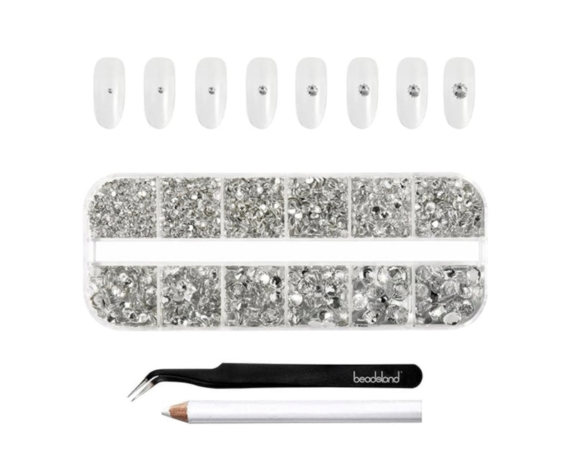 unghie-sposa-2025-perline