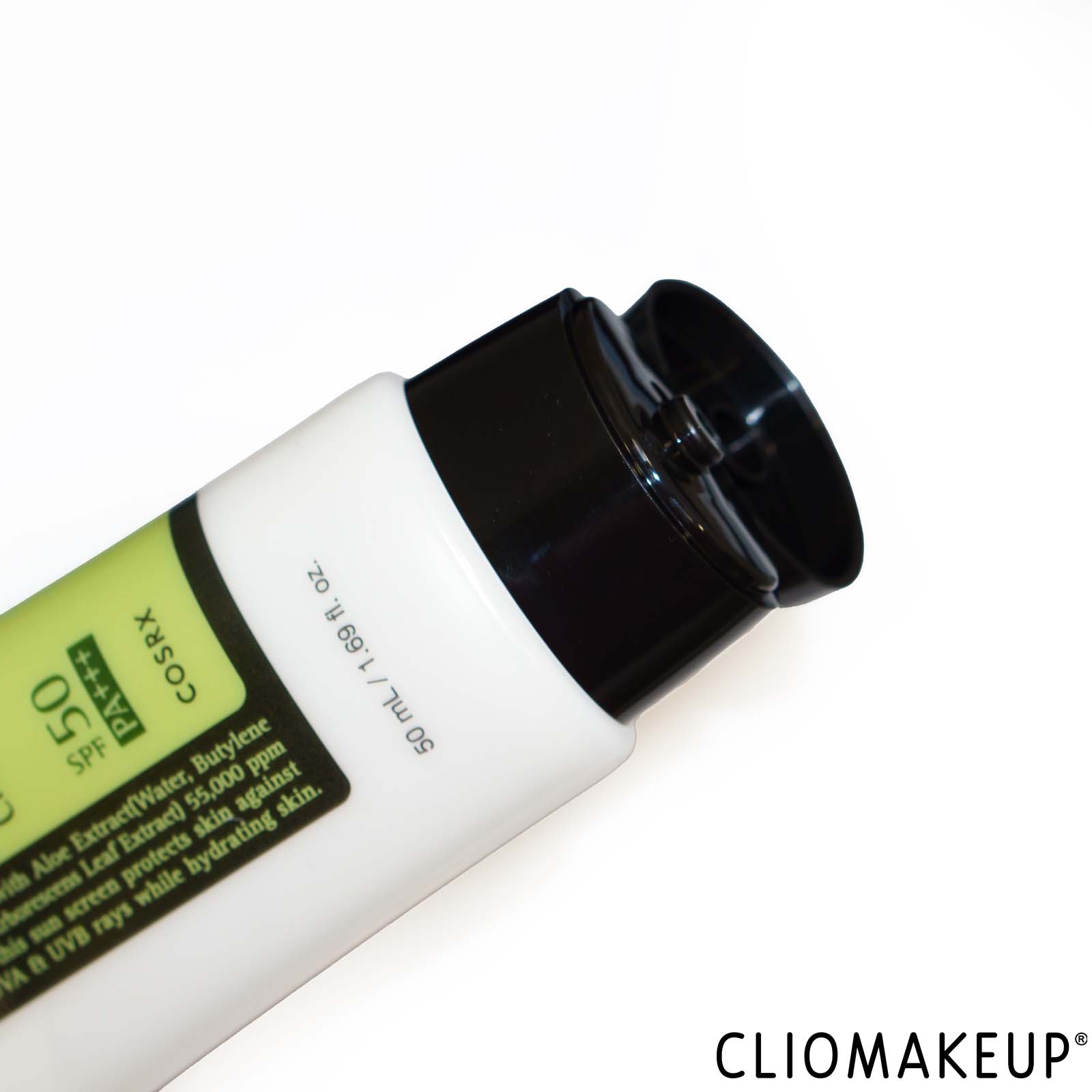 Recensione-protezione-solare-COSRX-aloe-soothing-sun-cream-SPF50-close-up