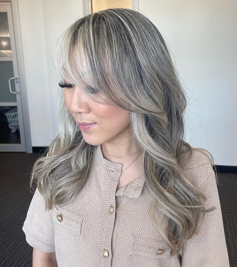 balayage-coprire-capelli-bianchi-lunghi