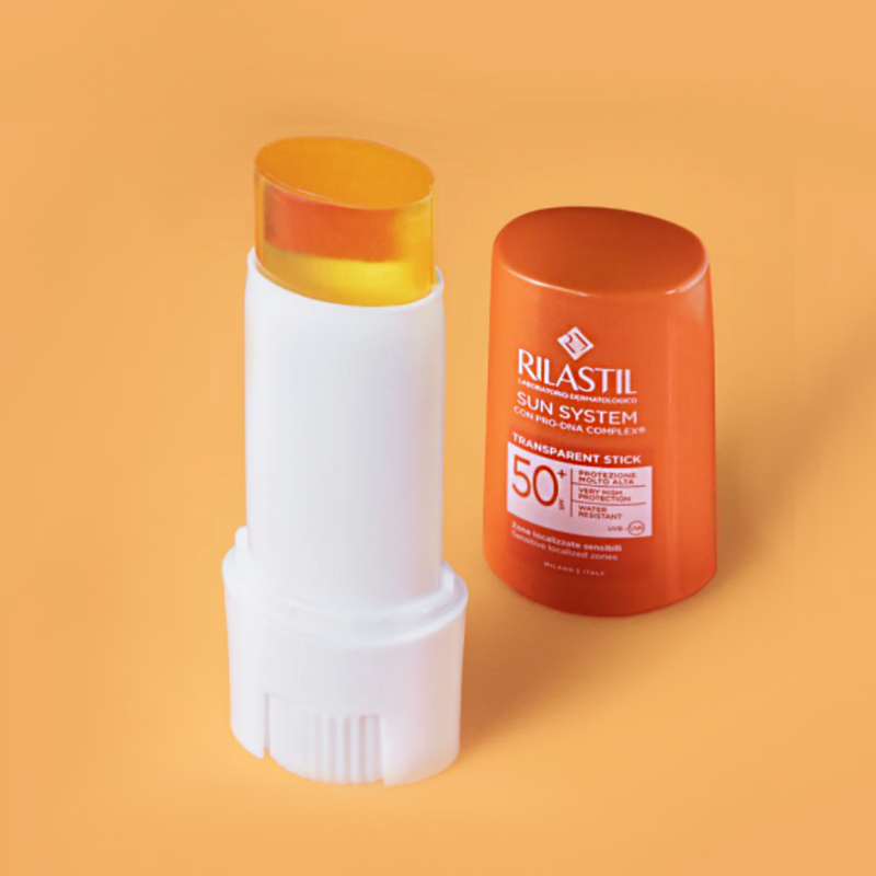 come-usare-rilastil-sun-system-stick-solare-trasparente-spf50-pack-aperto