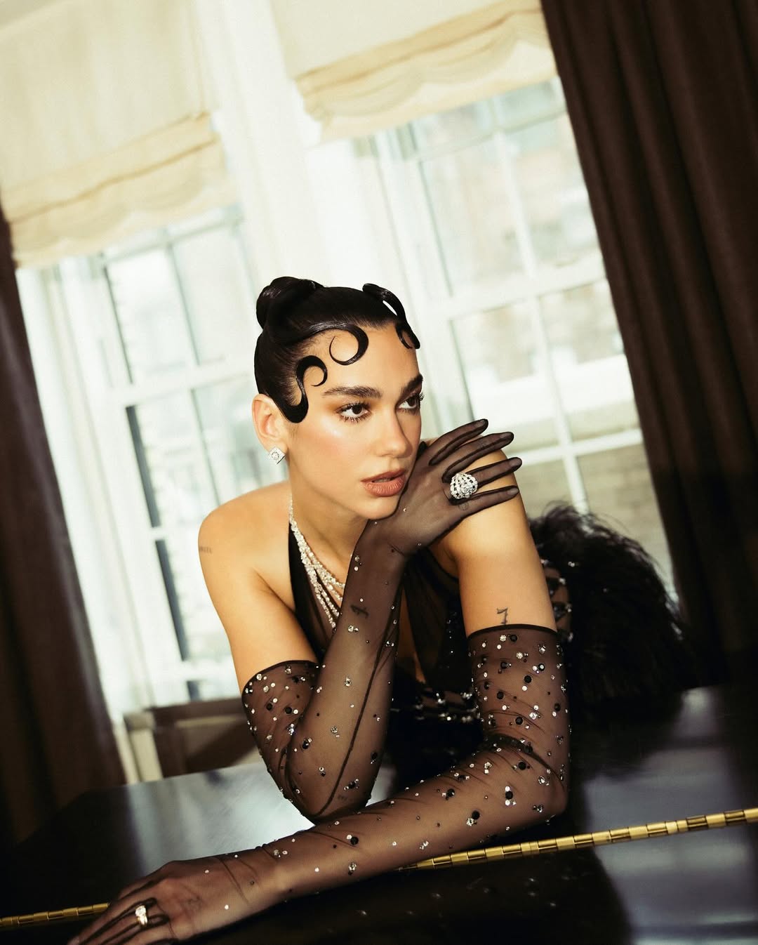 dua-lipa-si-sposa-anello