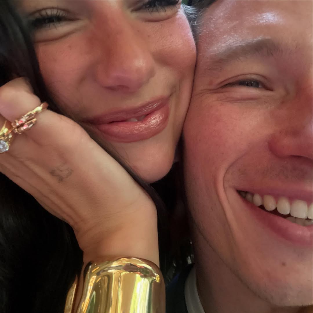 dua-lipa-si-sposa-felici