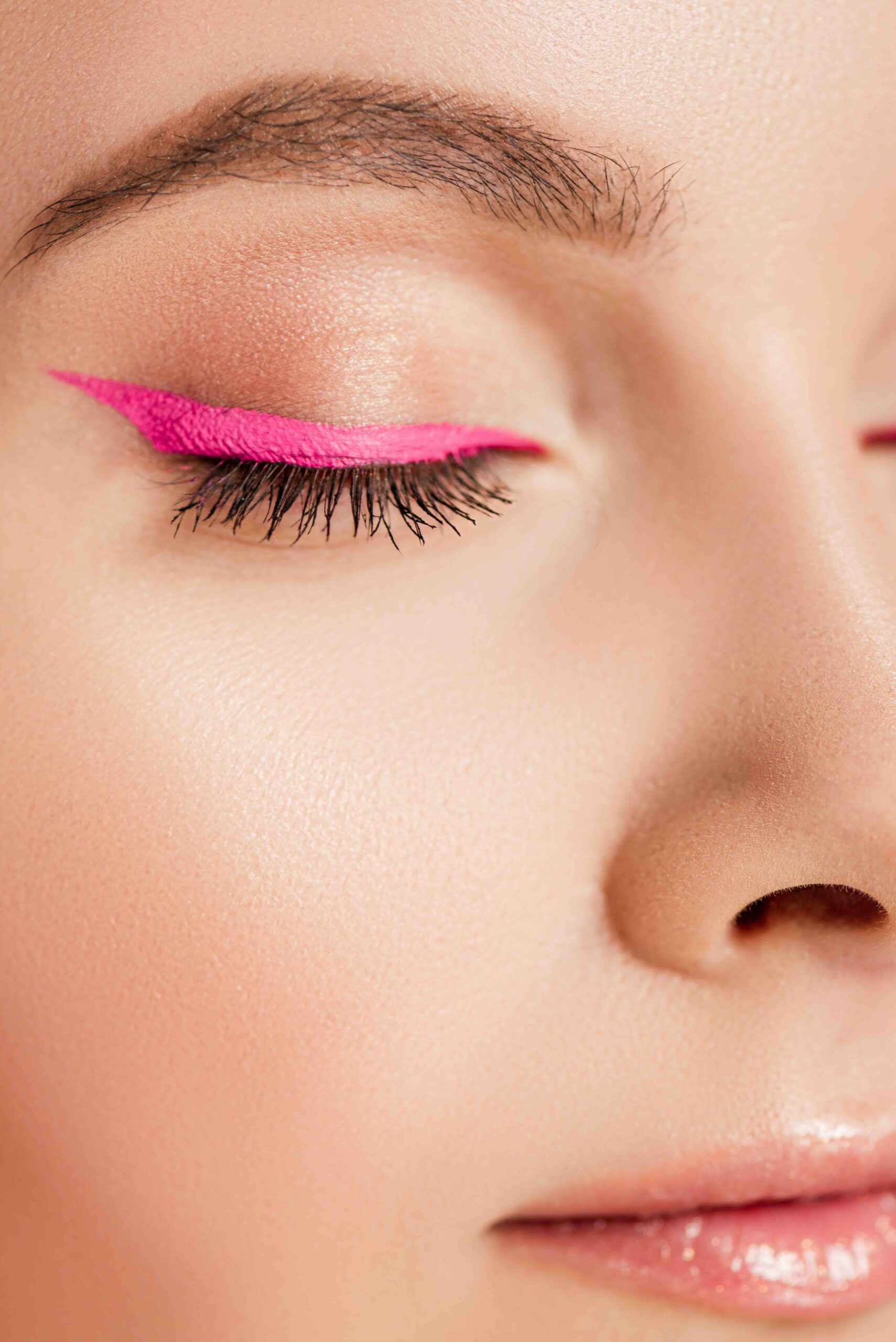 eyeliner-fucsia-occhi
