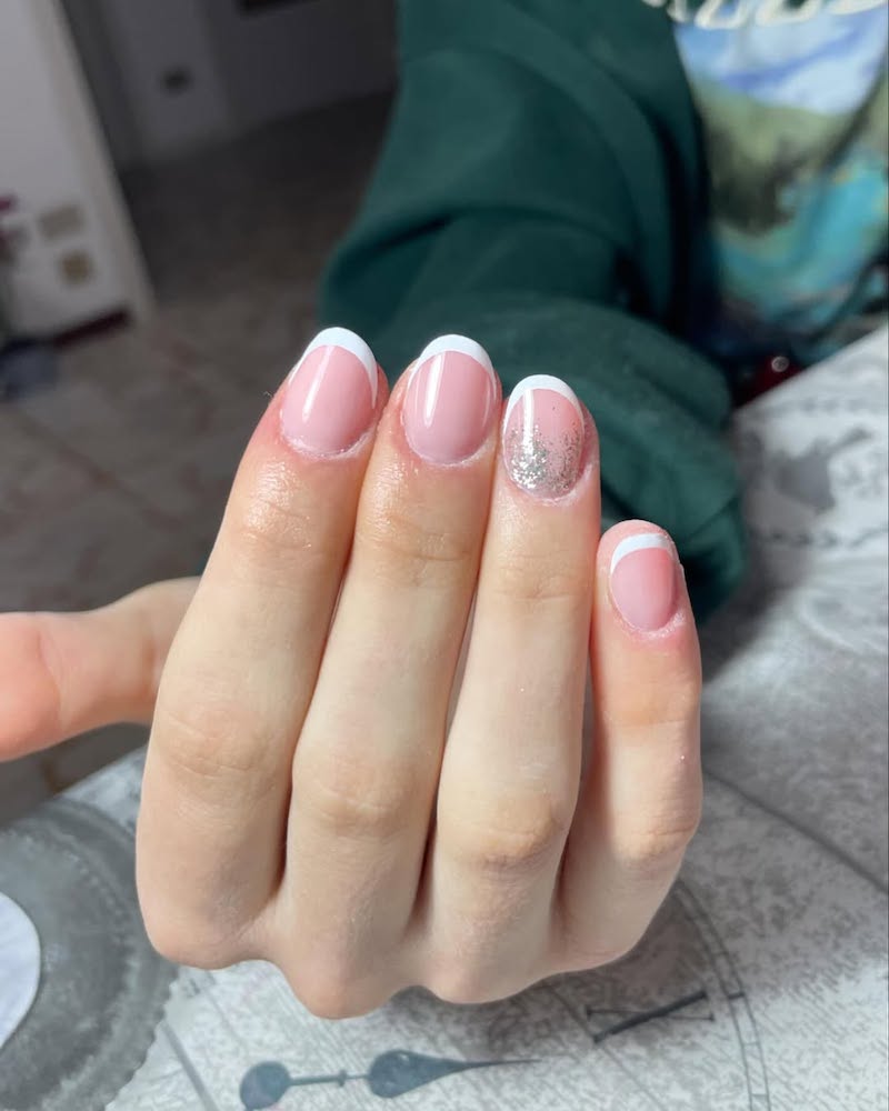 french-manicure-forme-unghie-brillantini