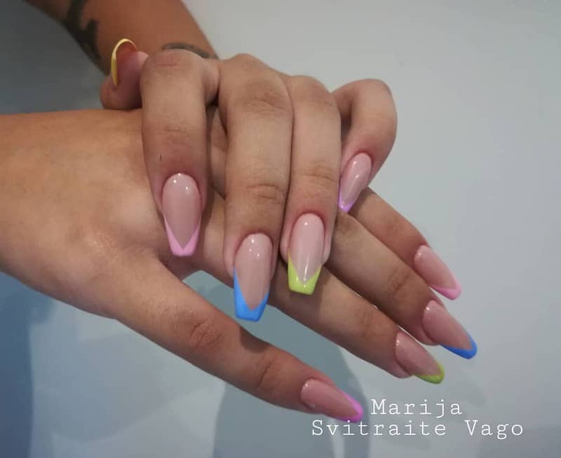 french-manicure-forme-unghie-colorate