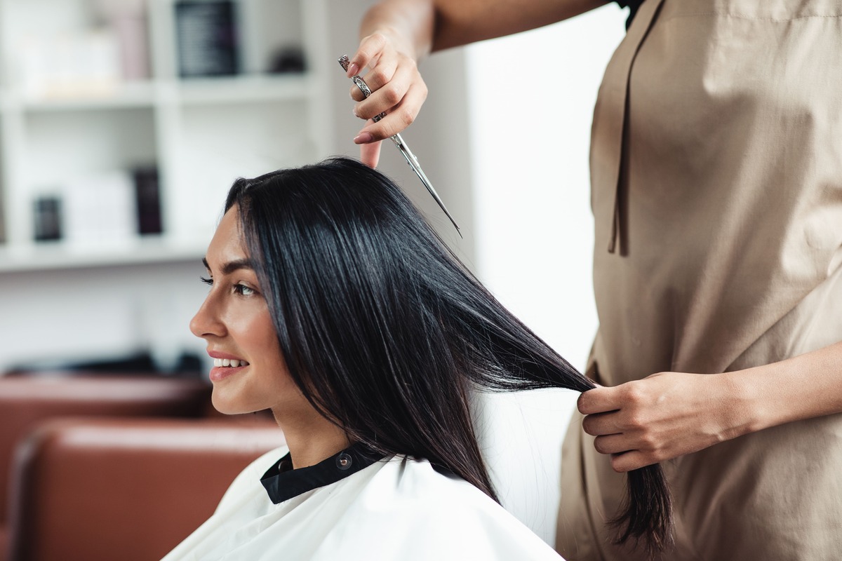 ogni-quanto-tagliare-capelli-foto
