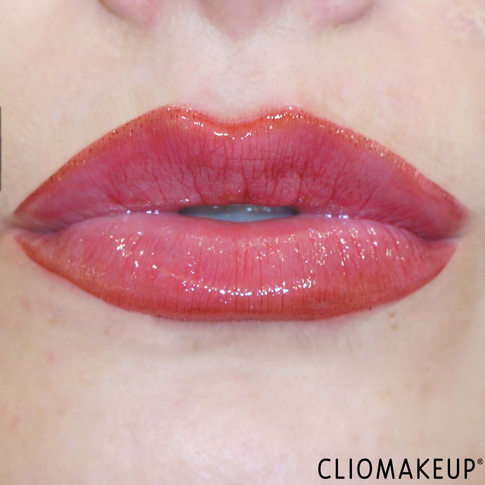 recensione-gloss-essence-so-cherry-happy-peptide-lipgloss-contorno