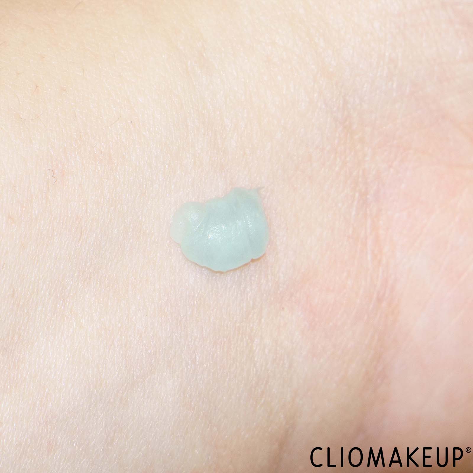 recensione-primer-maybelline-poreless-jelly-blurring-primer-swatch