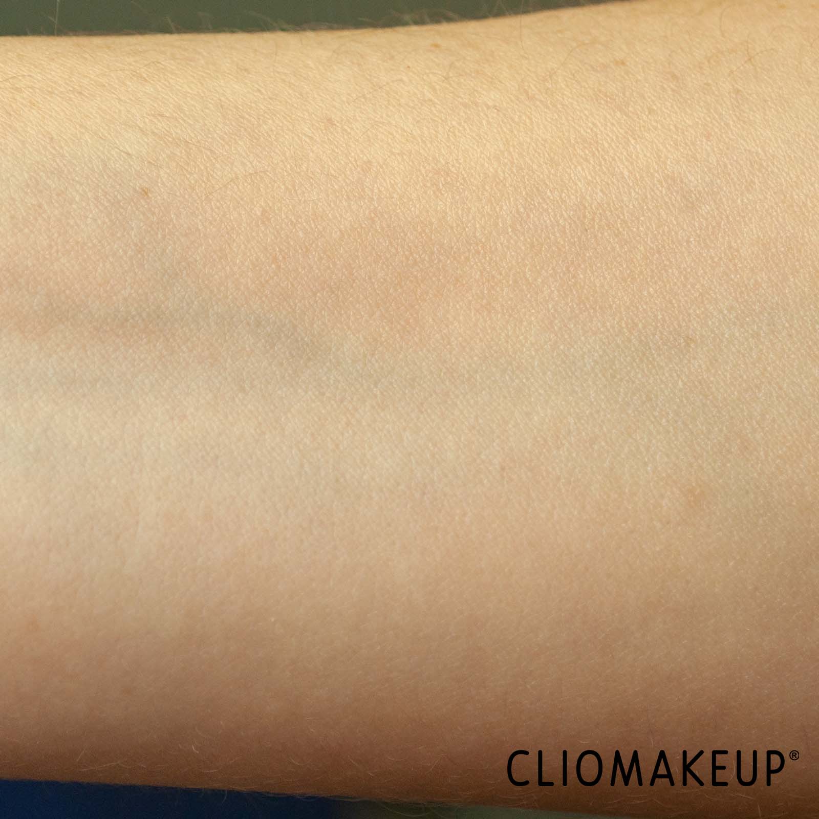 recensione-protezione-solare-elf-invisi-stick-spf-50-sunscreen-texture