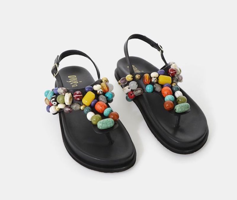 scarpe-basse-estate-2025-infradito-pietre