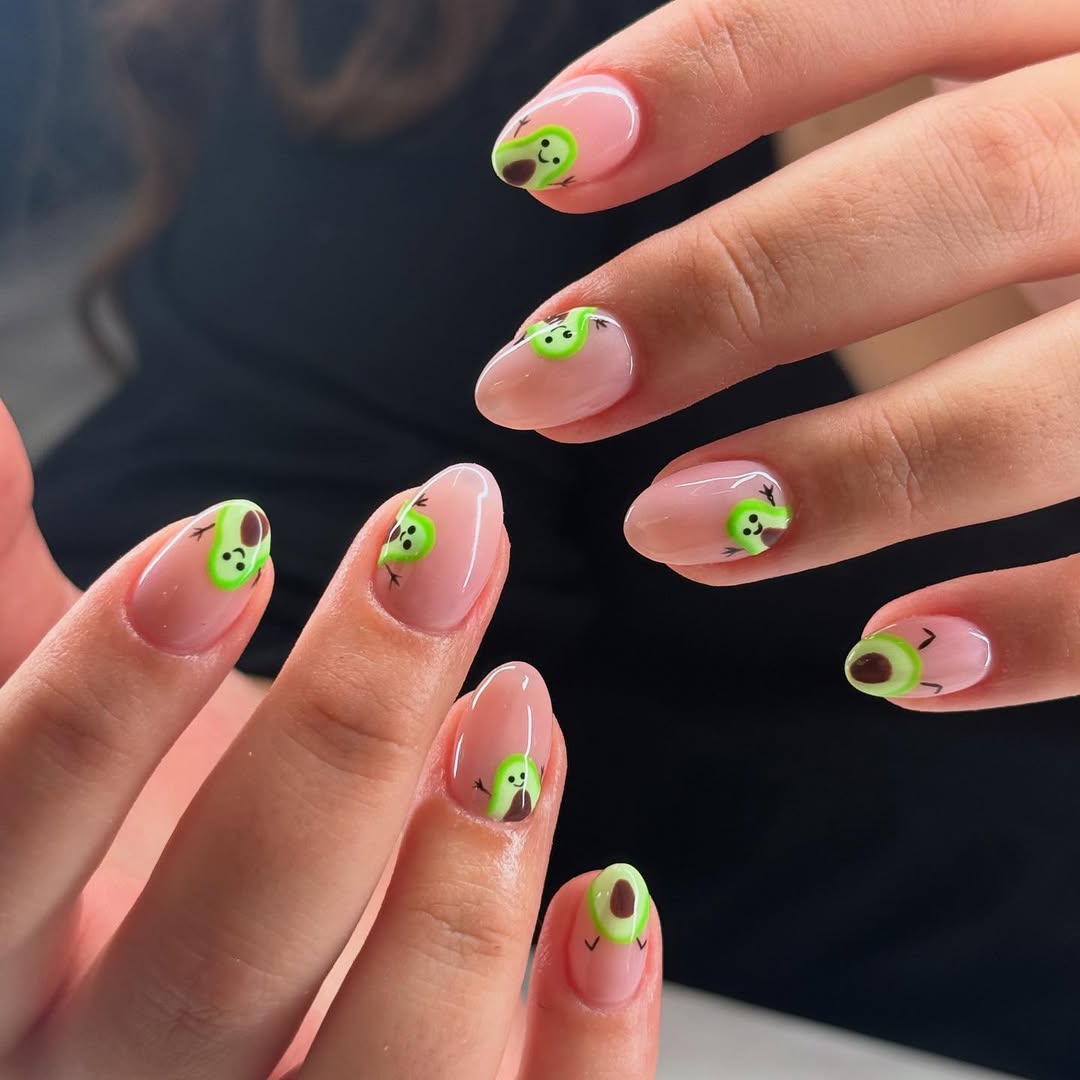 unghie-fruttate-avocado