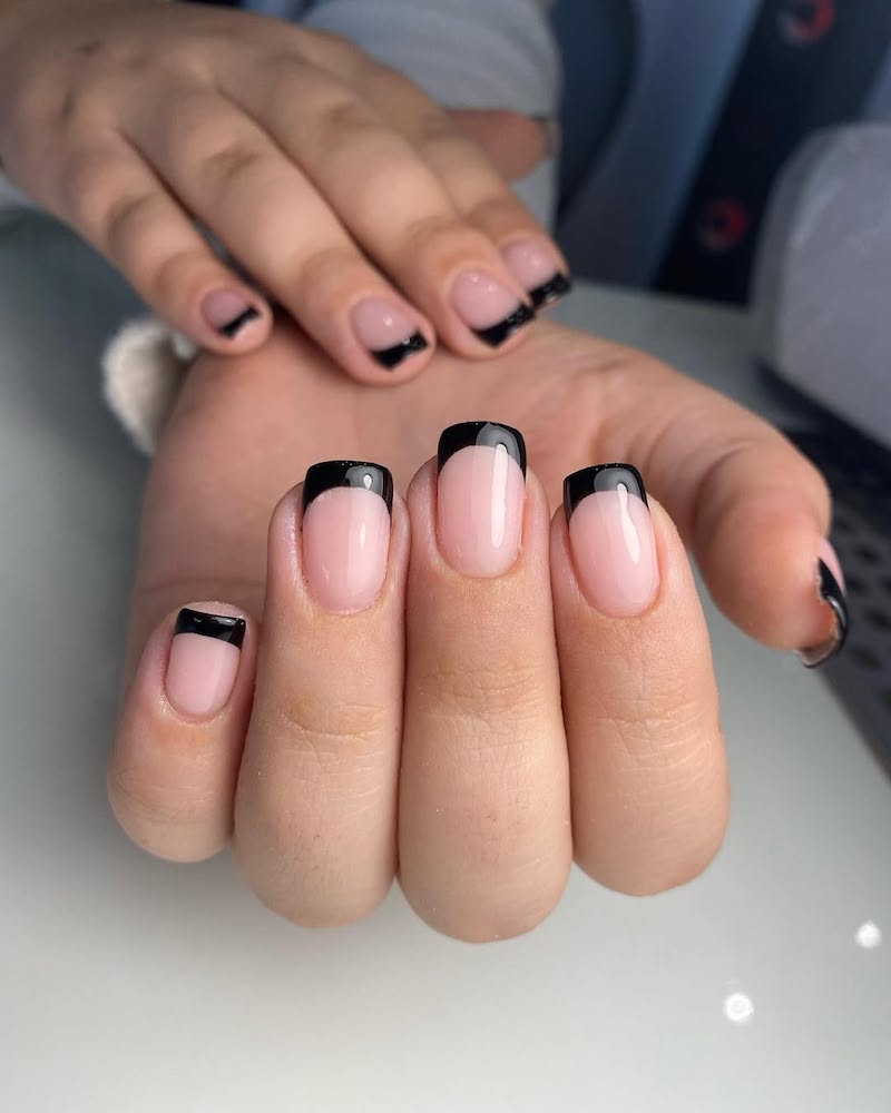 unghie-nere-estate-french