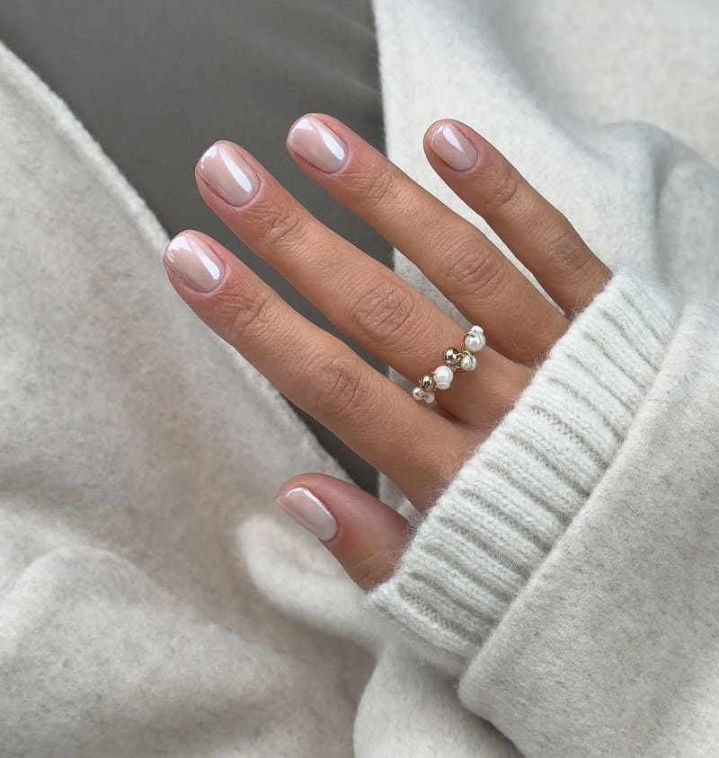 unghie-semplici-estate-2025-glazed