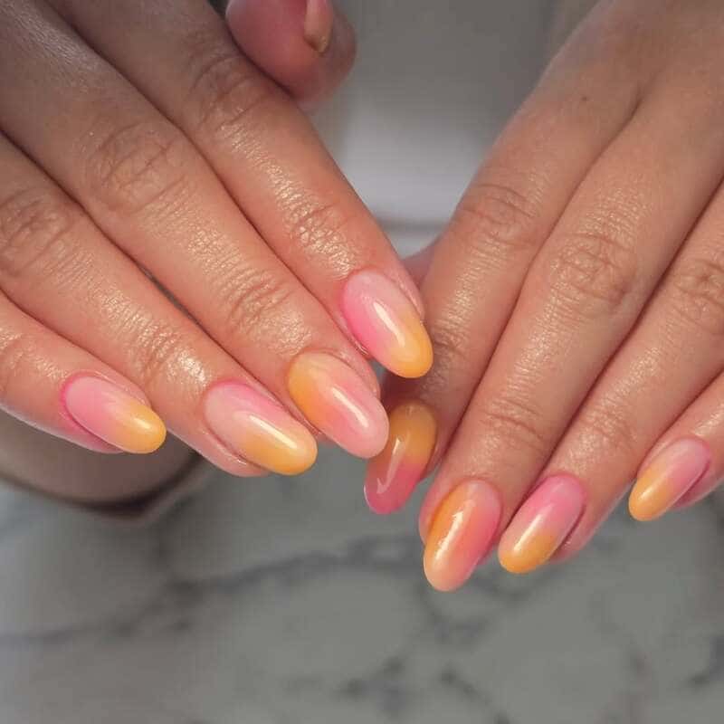 unghie-semplici-estate-2025-sunset-nails