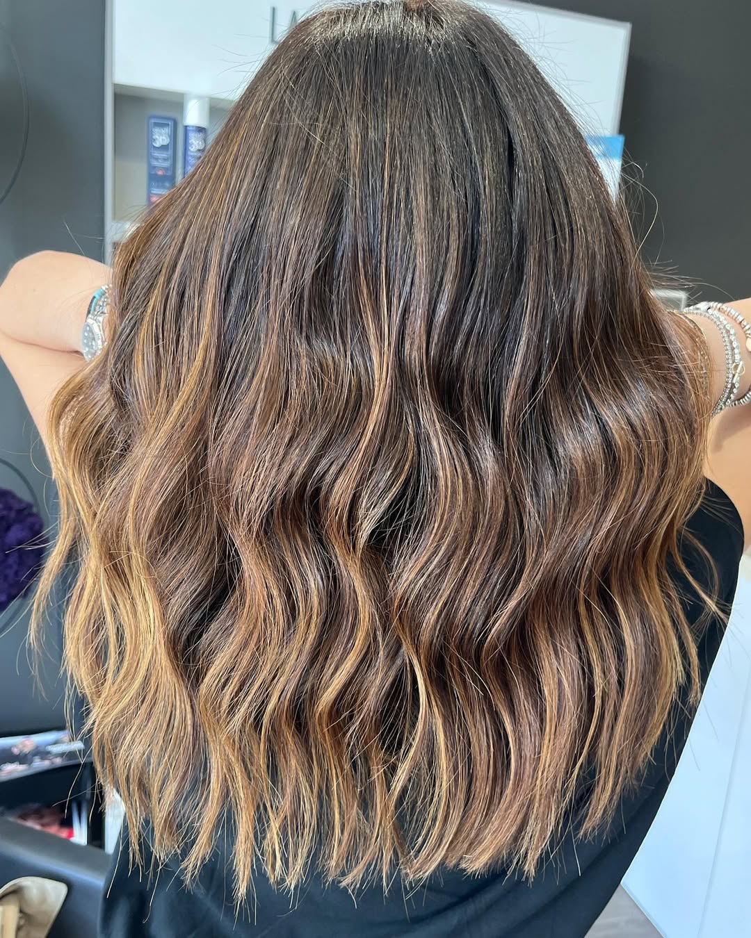 colori-capelli-esaltano-abbronzatura-sabbia