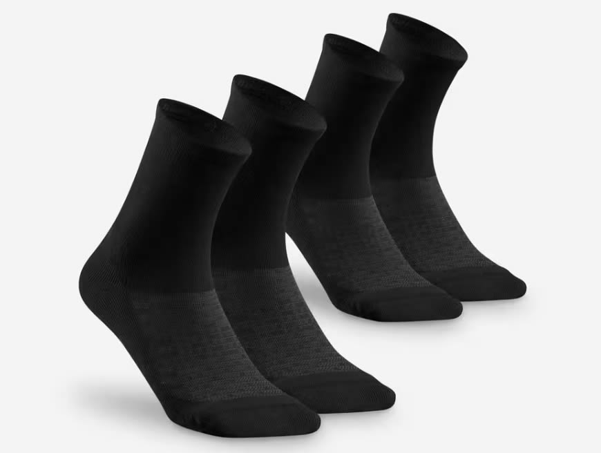 come-vestirsi-trekking-estivo-calze