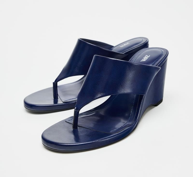 infradito-donna-estate-2025-zara-zeppa-blu