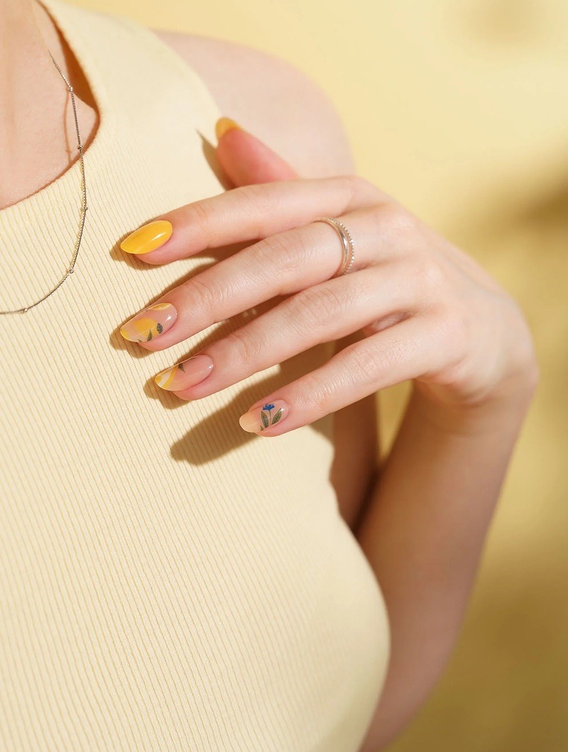 italian-summer-nail-adesivi-limone